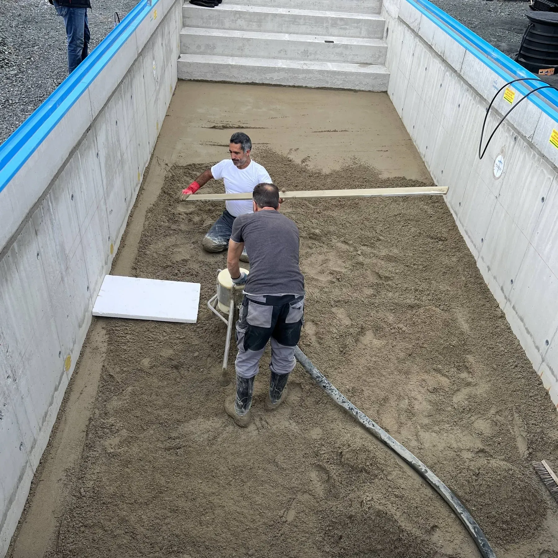 Verbundestrich wird direkt auf den tragenden Untergrund aufgebracht